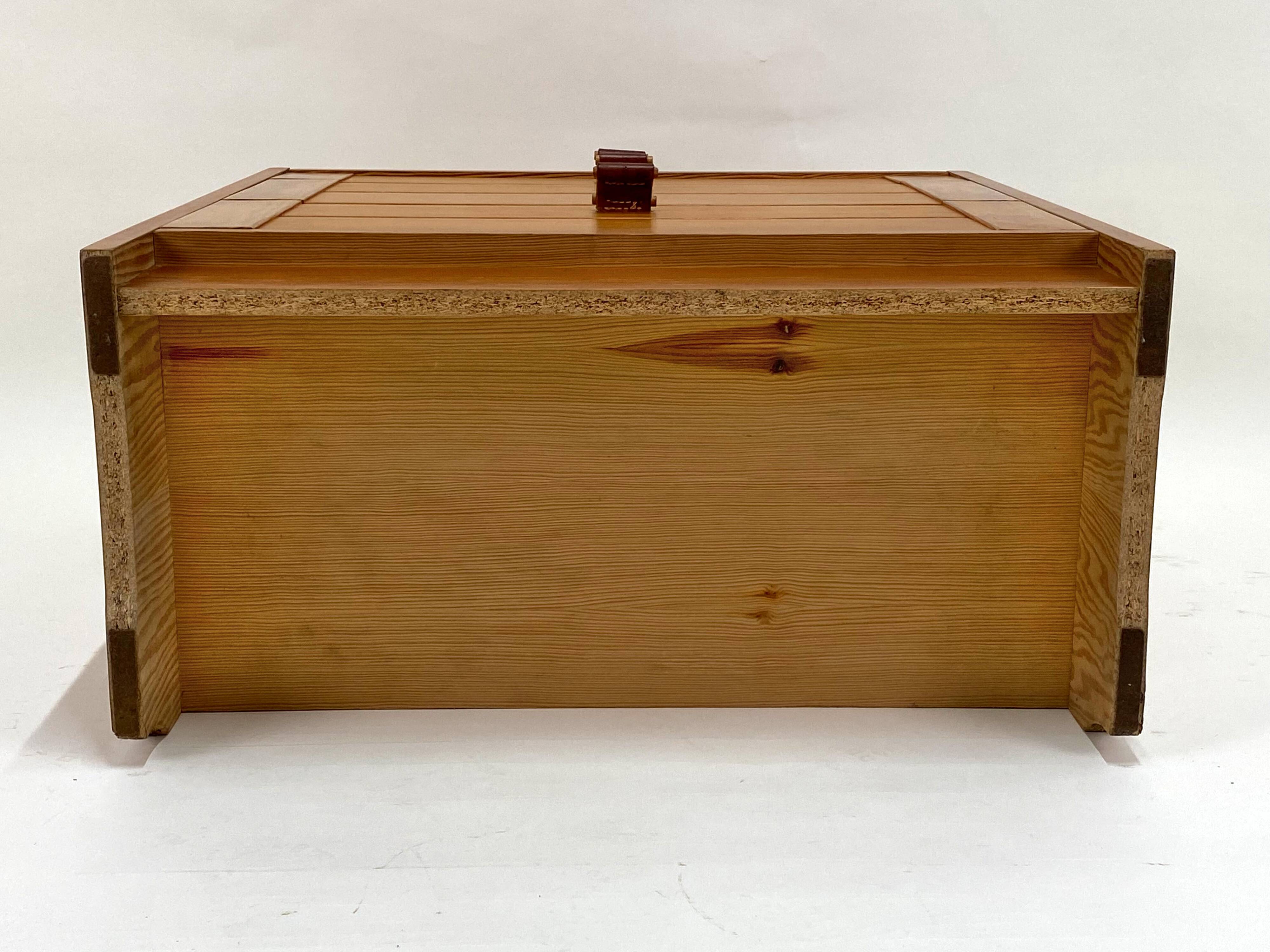 Antique 3 Drawer Chest of Drawers - Pitchpin and Leather - Vintage 70's - Scandinavian Style