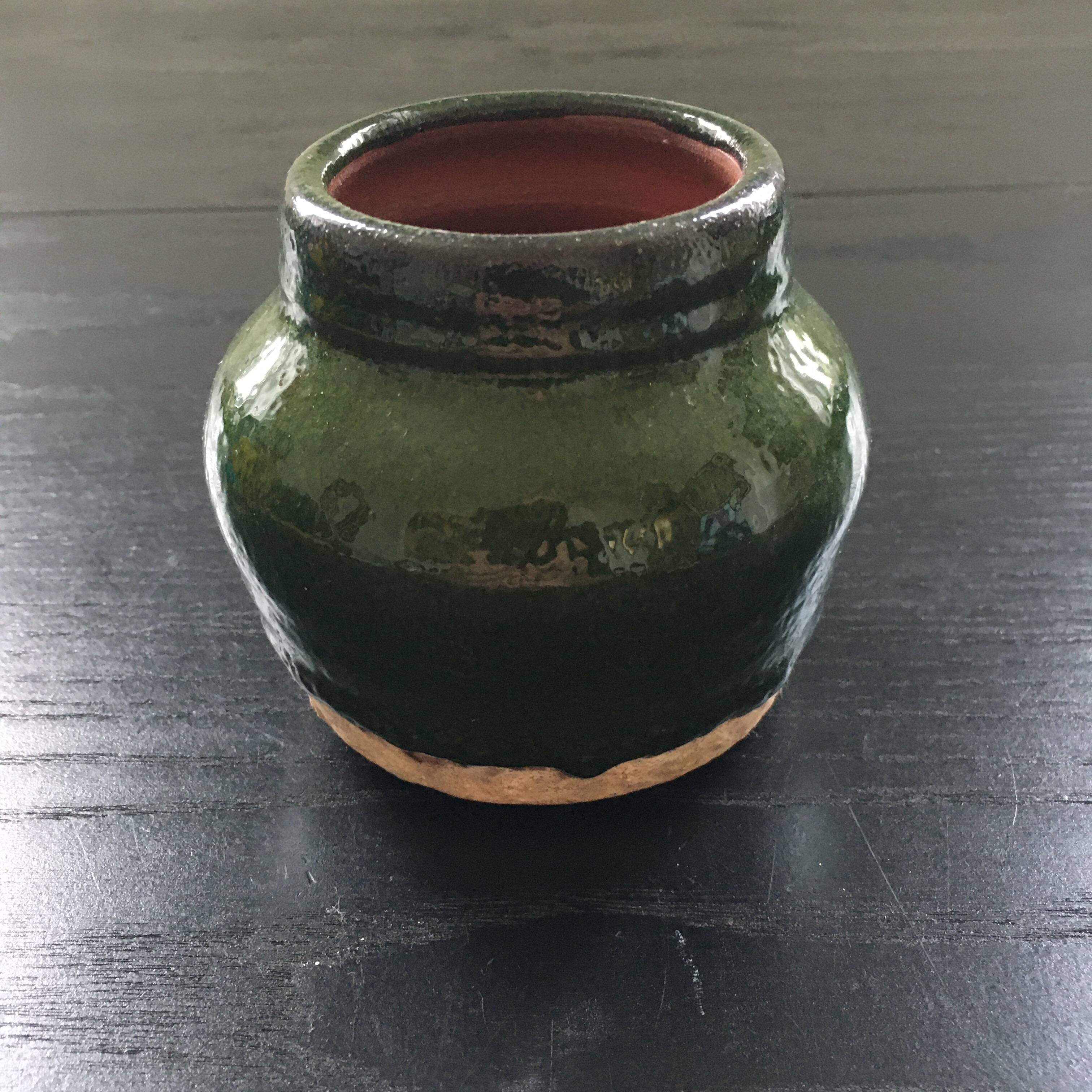 Green pencil holder