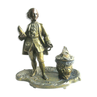 Encrier de bureau, sculpture d'un gentleman debout sur terrasse, style Louis XV