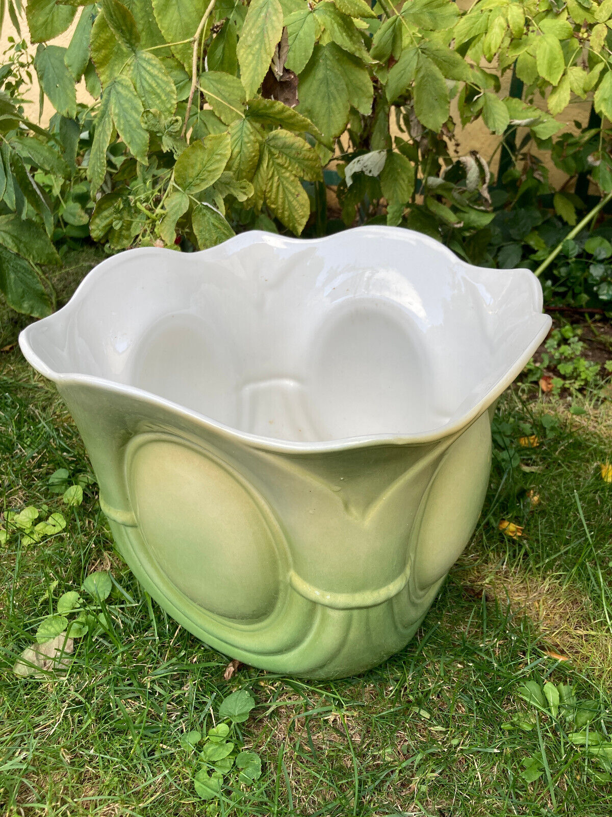Cache pot art déco très belles nuances de vert