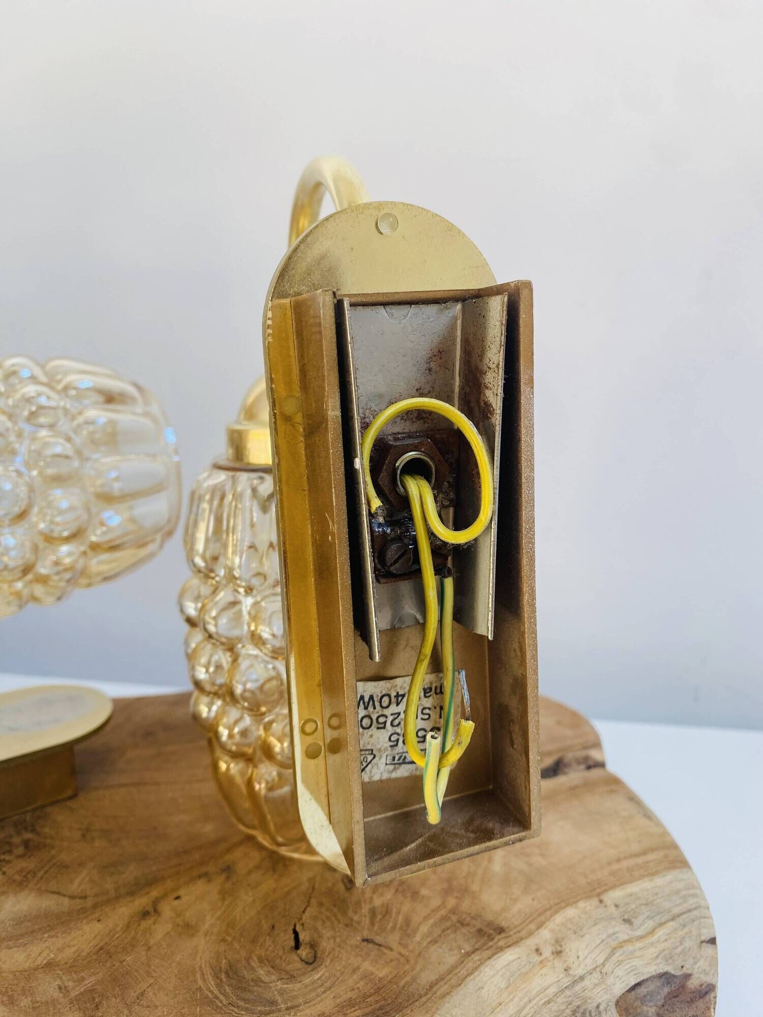 Pair of wall lights in brass and moulded bubble glass, style Helena Tynell.
