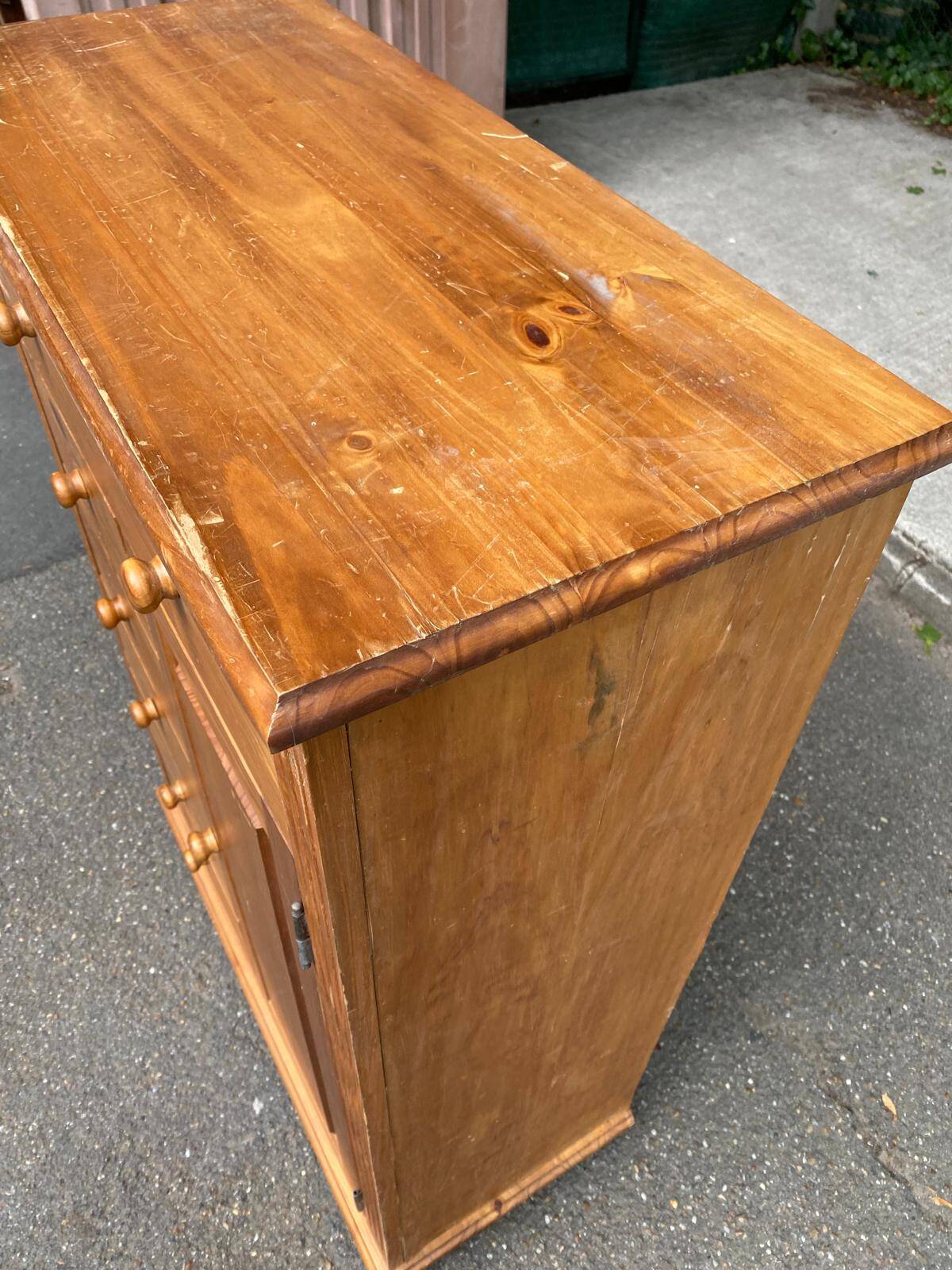 English wooden chest of drawers from the 80s