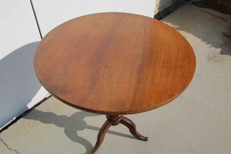 Table, tripod with walnut tipping tray