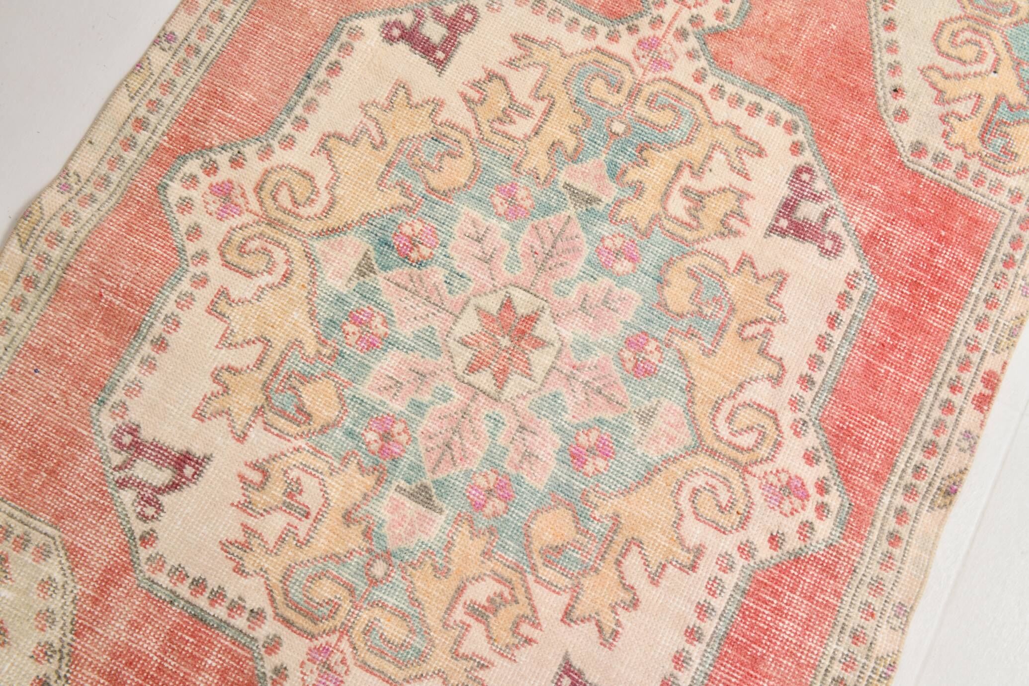 4x7 Red Madallion Turkish Rug 117x225Cm SK 22422