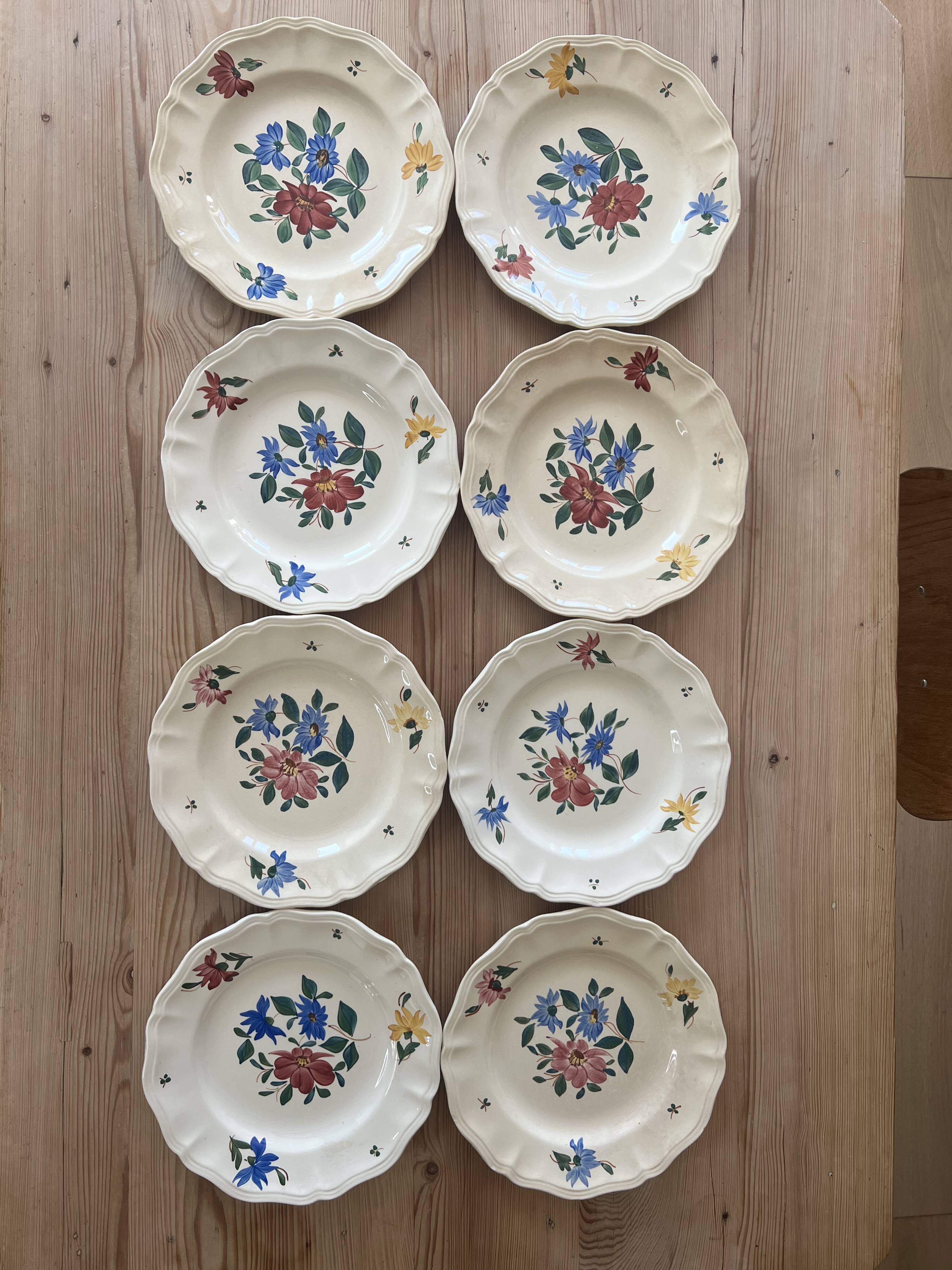 Set of 8 flat plates Sarreguemines and Digoin