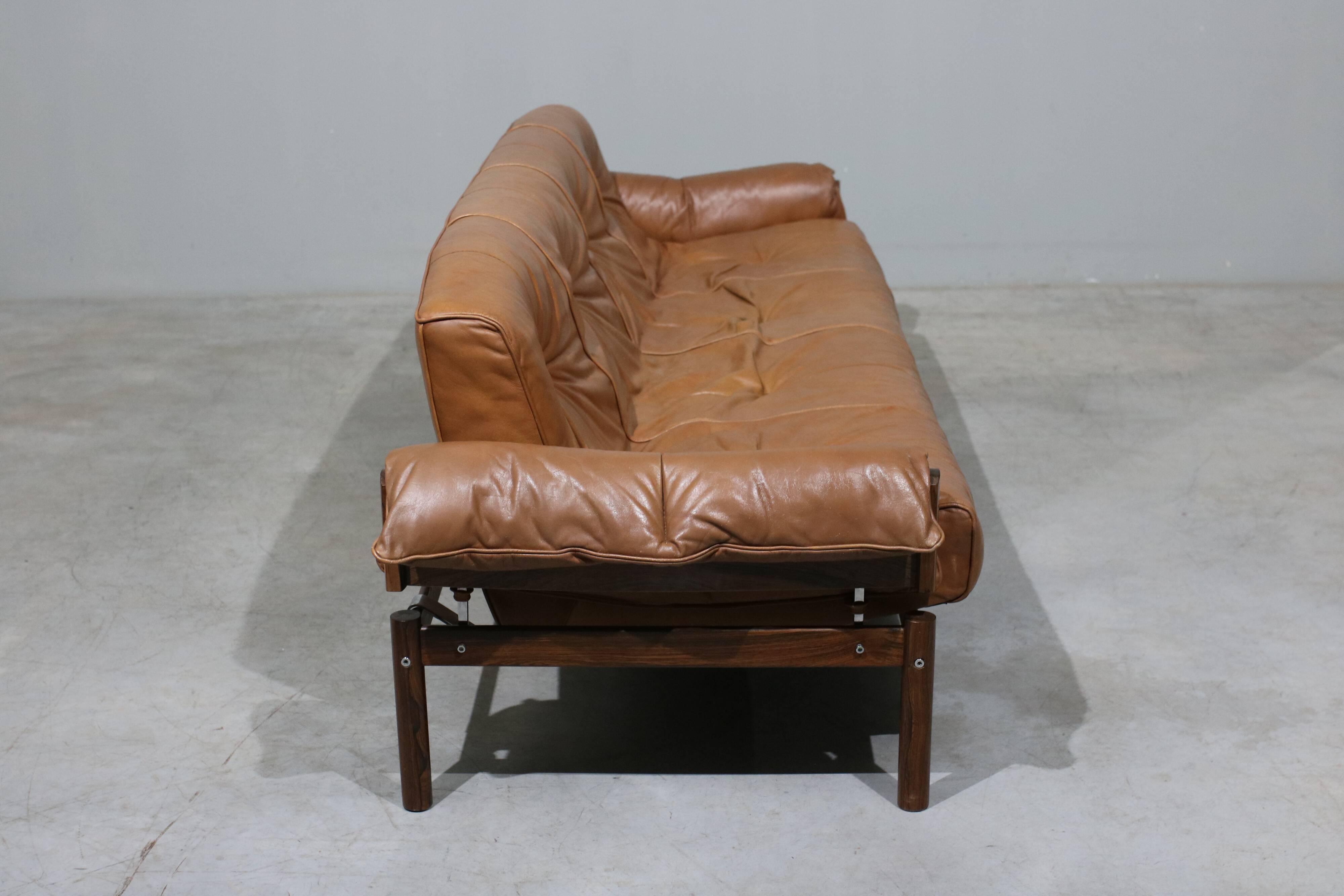 MP13 Sofa in Leather and Rosewood from Percival Lafer, 1970s