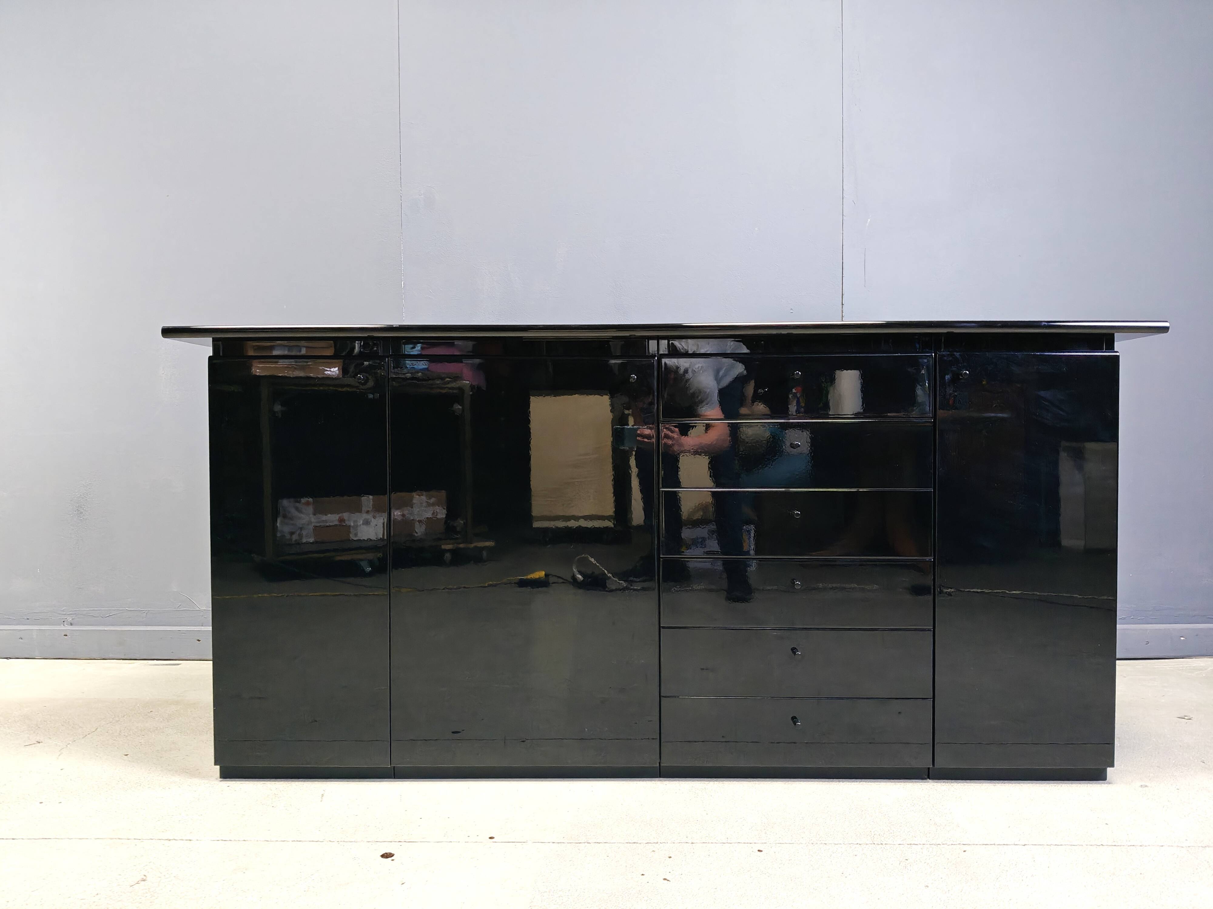 Vintage Italian Gloss sideboard, 1970s