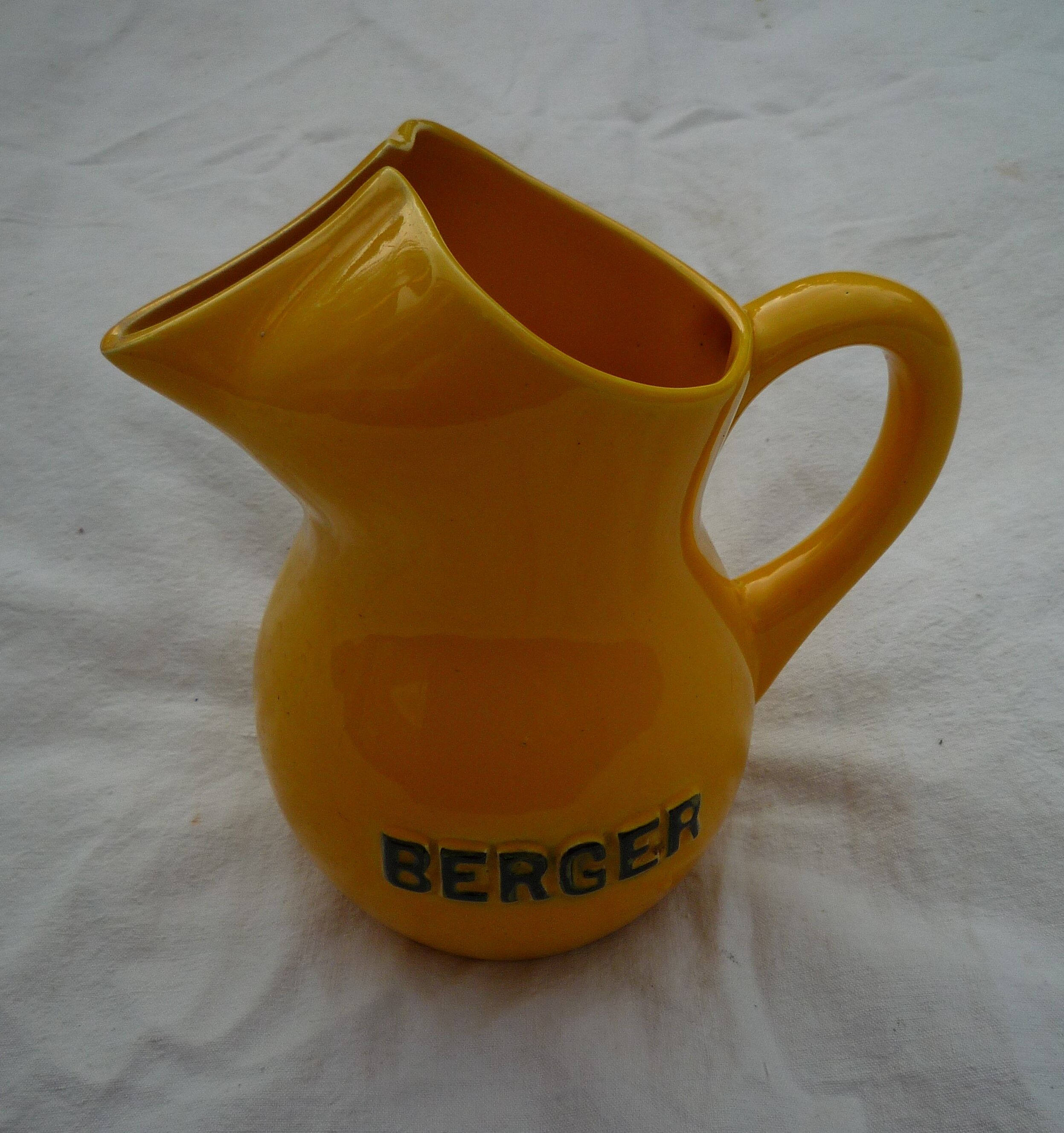 Vintage shepherd pitcher in yellow earthenware, excellent condition
