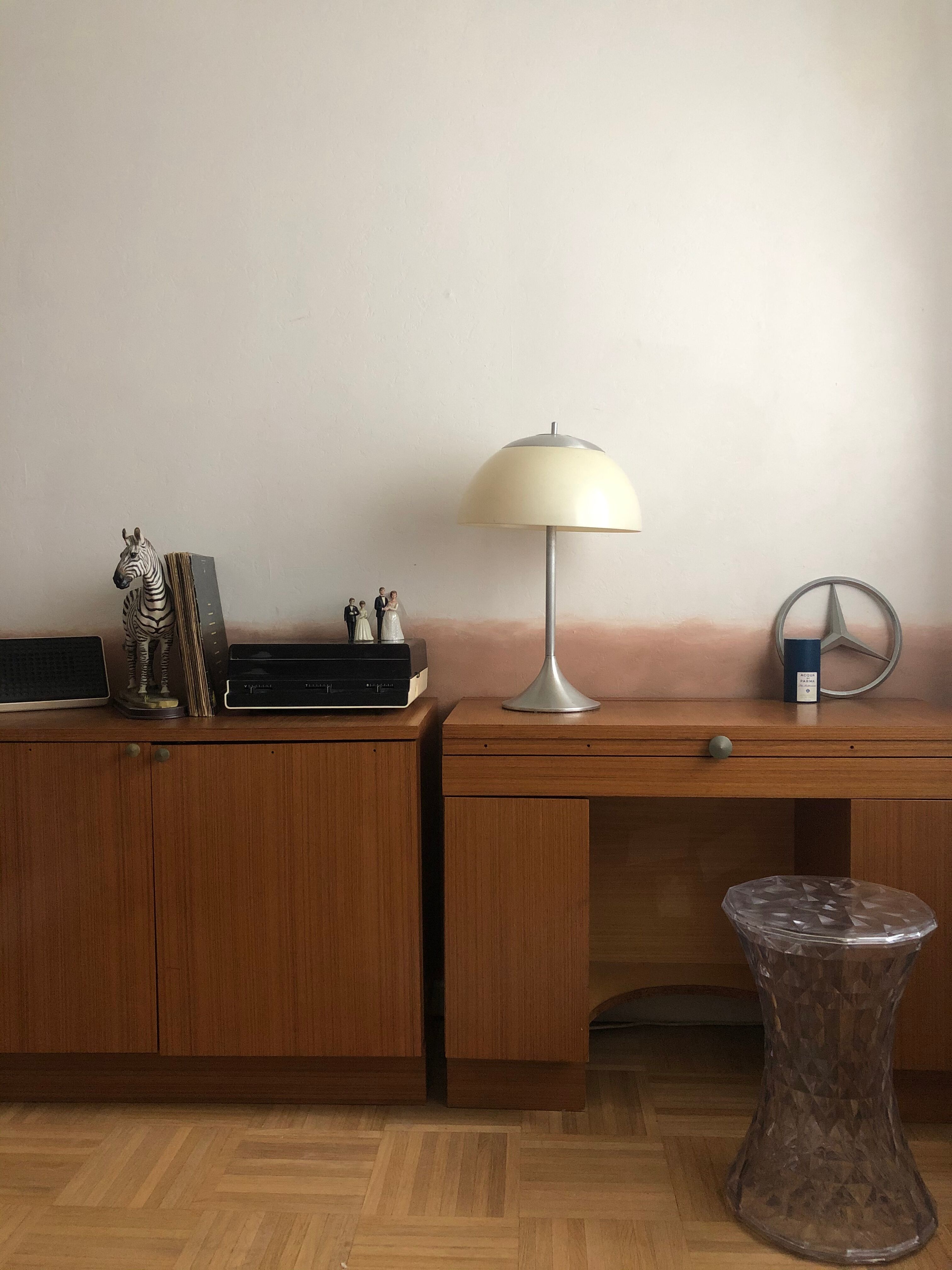 Hairdresser's office of the 1950s