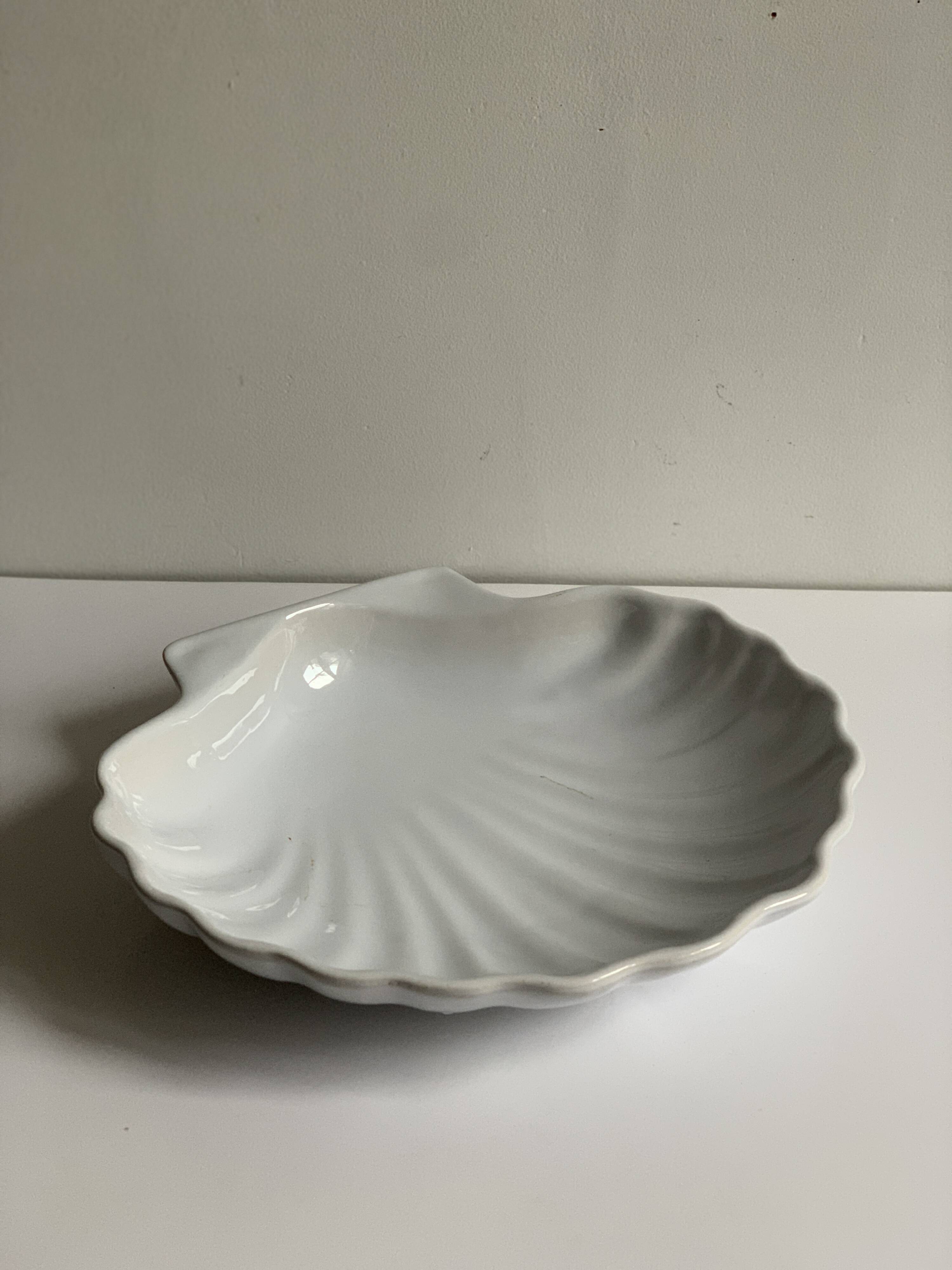 Ceramic shell dish