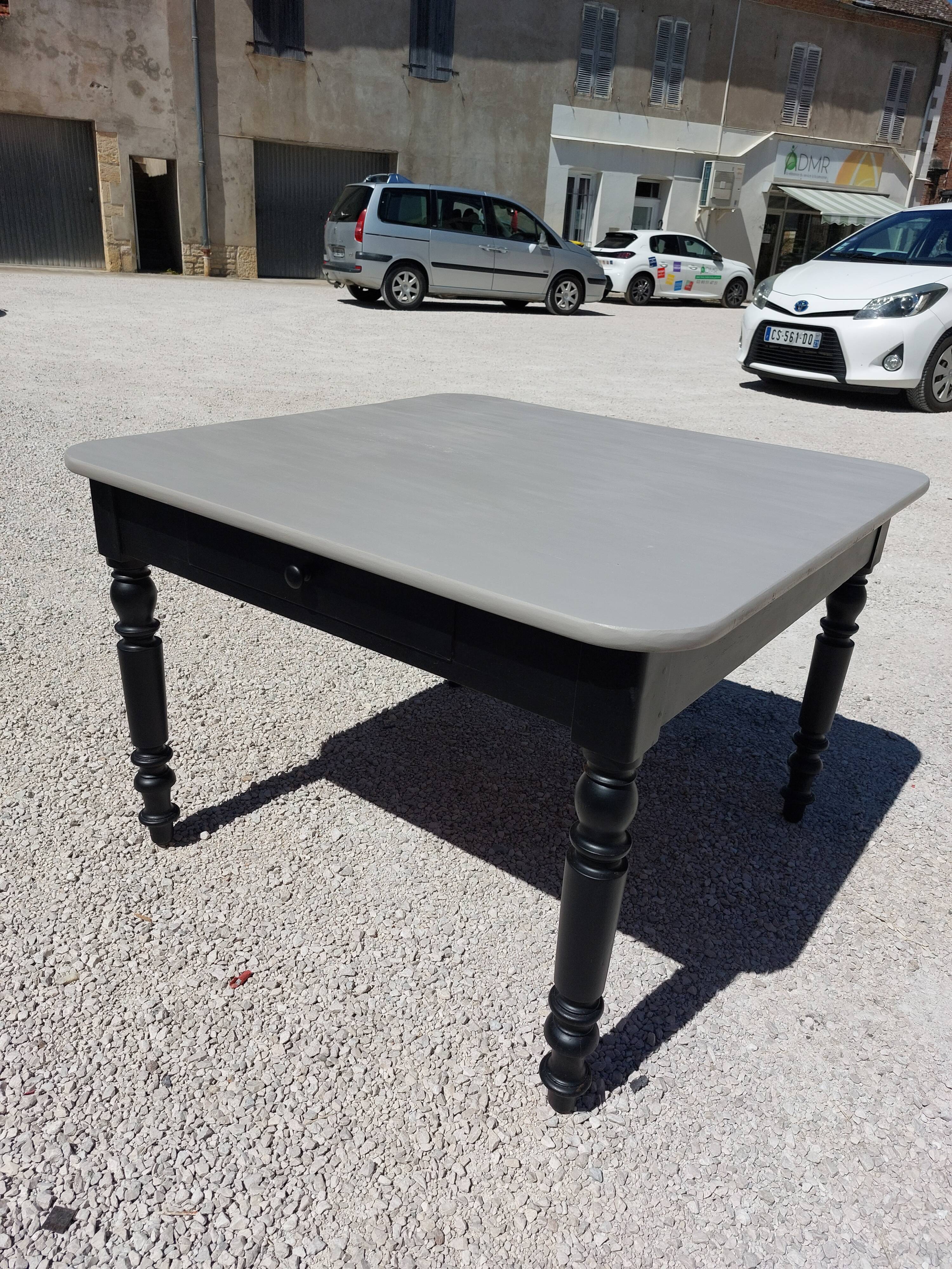 Old farmhouse table 1900 patinated