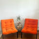 2 fauteuils en velours orange Vintage année 1974