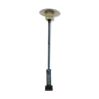 Industrial lamppost holophane 1954
