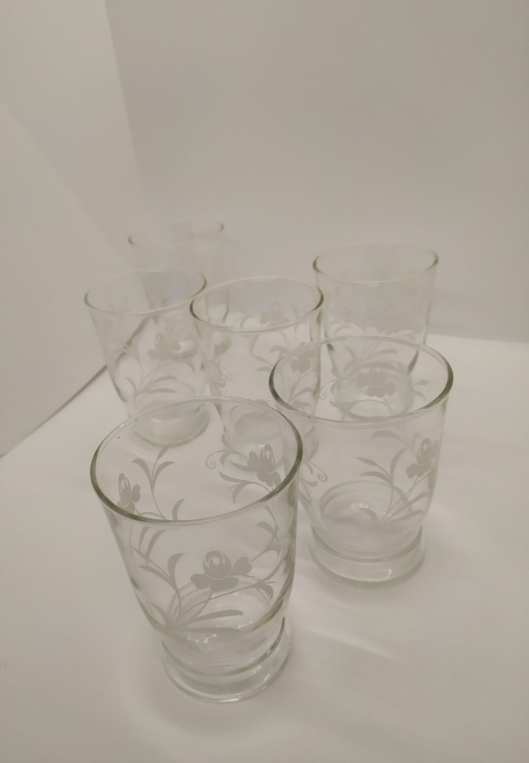 6 vintage glasses with floral pattern