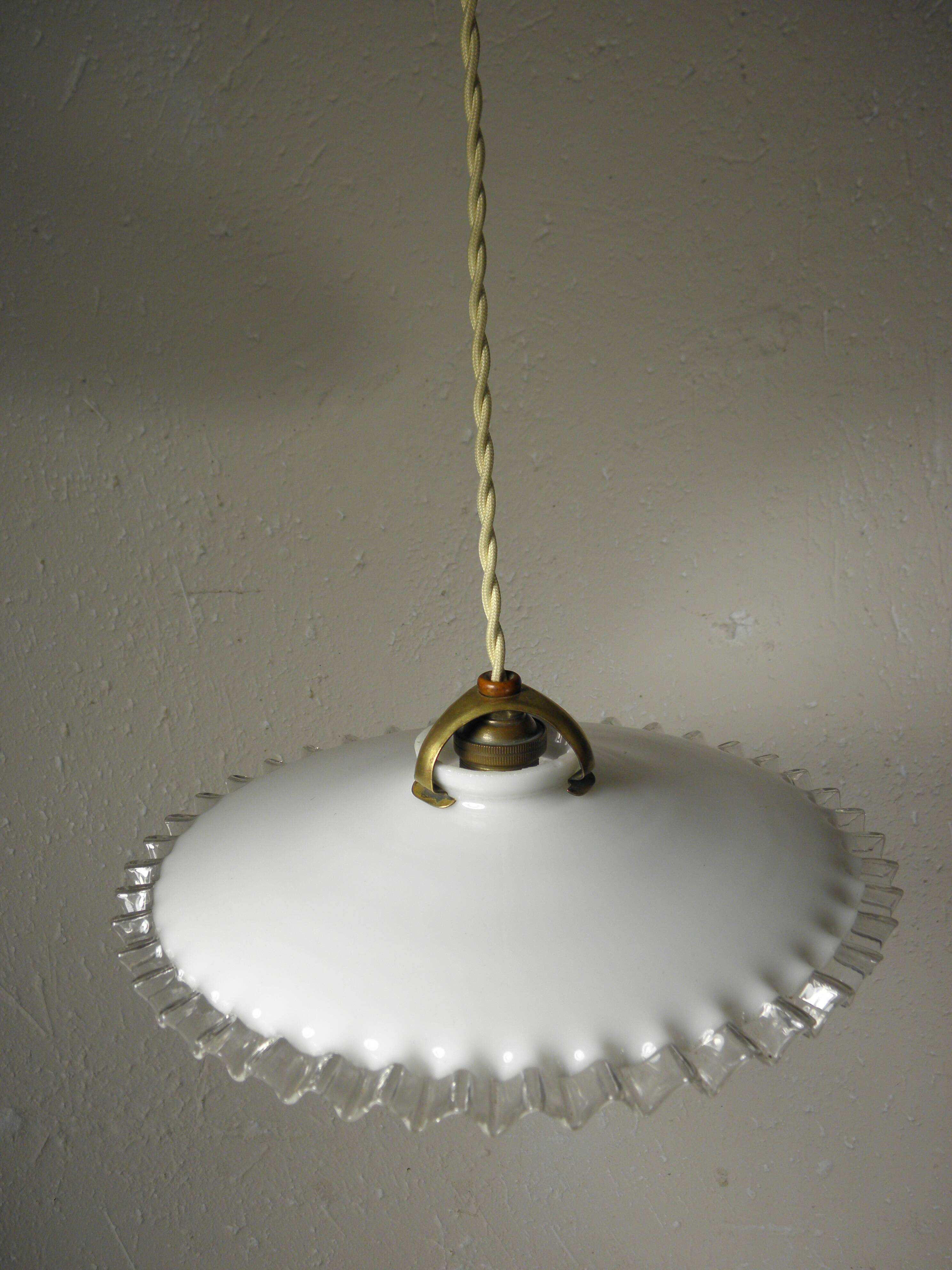 Suspension and rose in opaline and porcelain