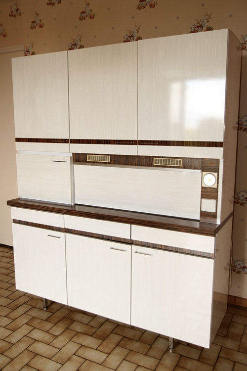 White vintage formica kitchen furniture