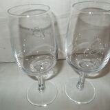 2 glasses bistro wine Bordeaux