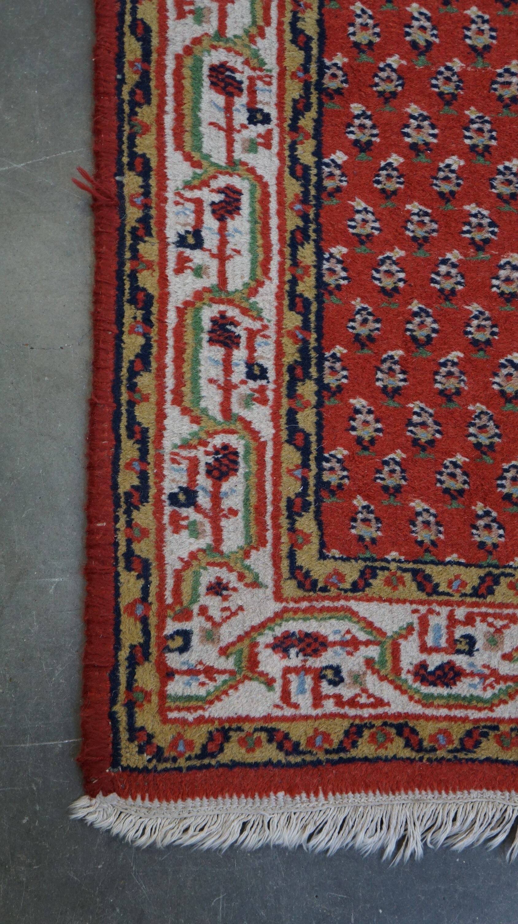 Oriental style rug with a classic print 165x92cm