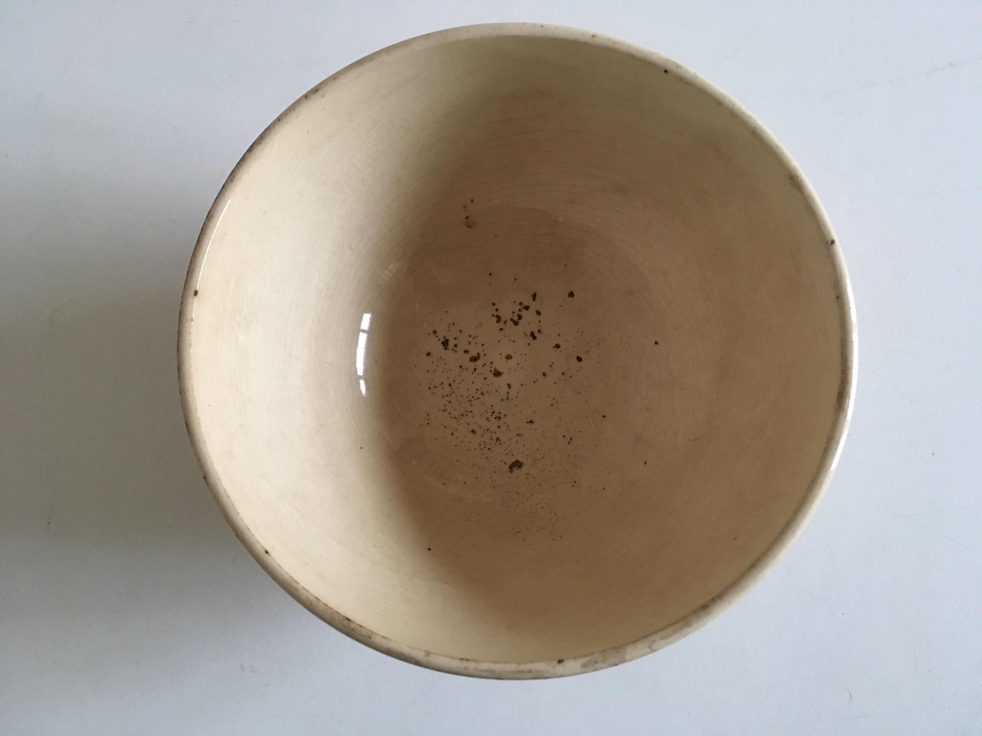 Bol de ferme 19e en faience blanc ivoire de St Amand