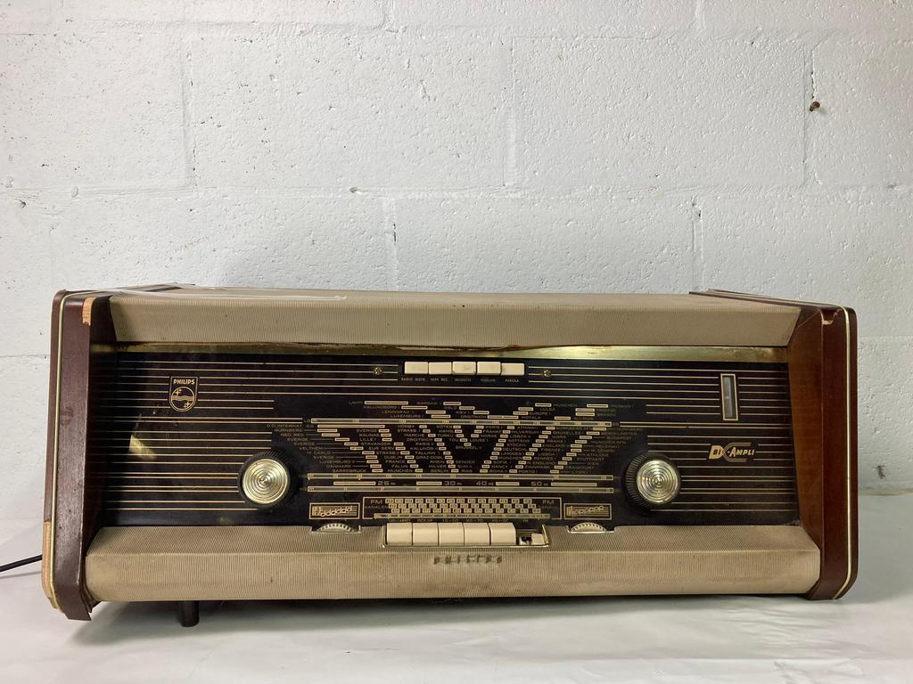 Vintage radio Philips, not working