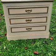 Chest of drawers