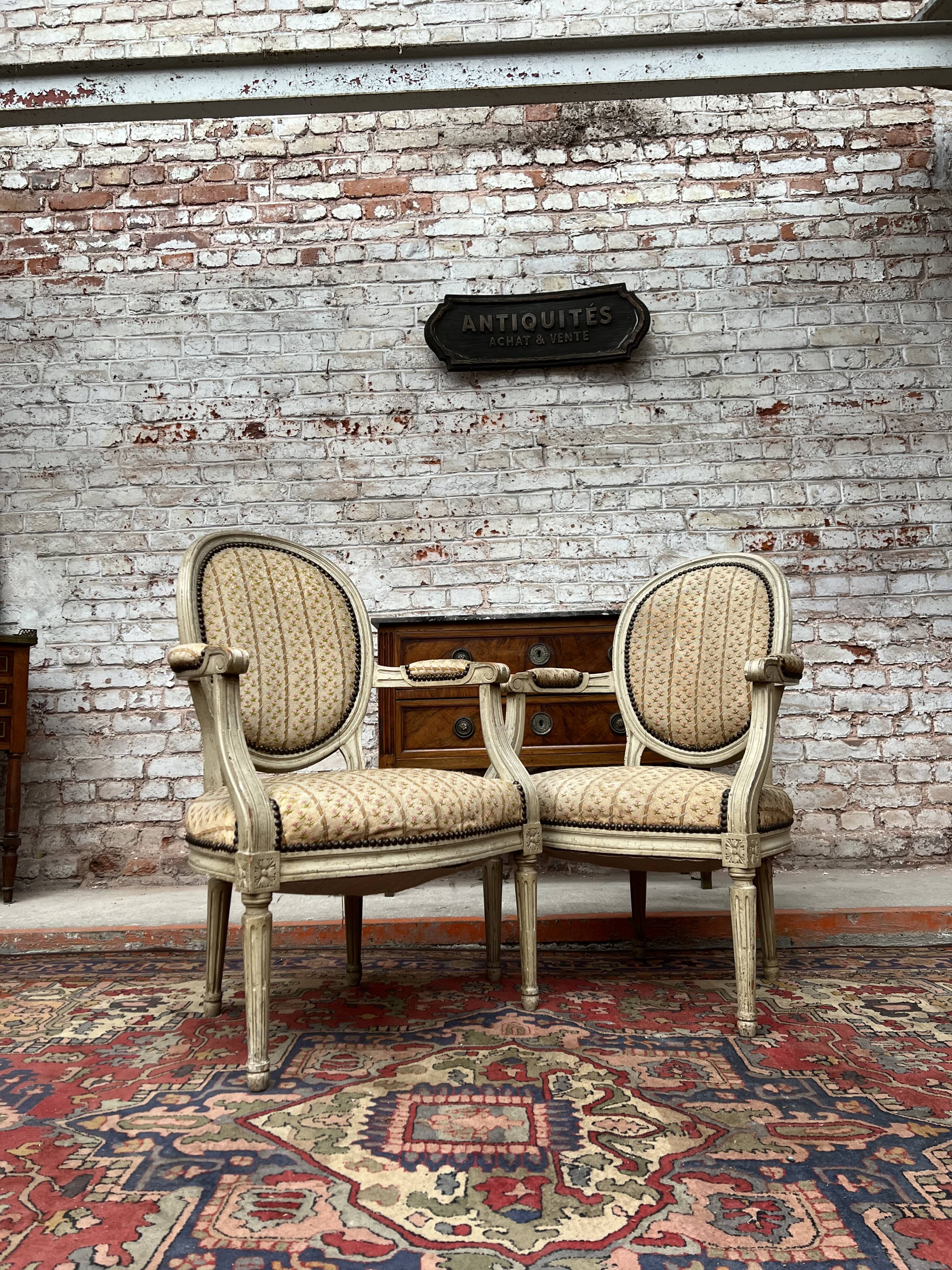 Pair of Armchairs with Back Medallion Lacquered Wood Louis XVI Style XIX Century