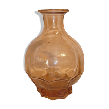 Carafe transparent en verre moulé rose art-déco