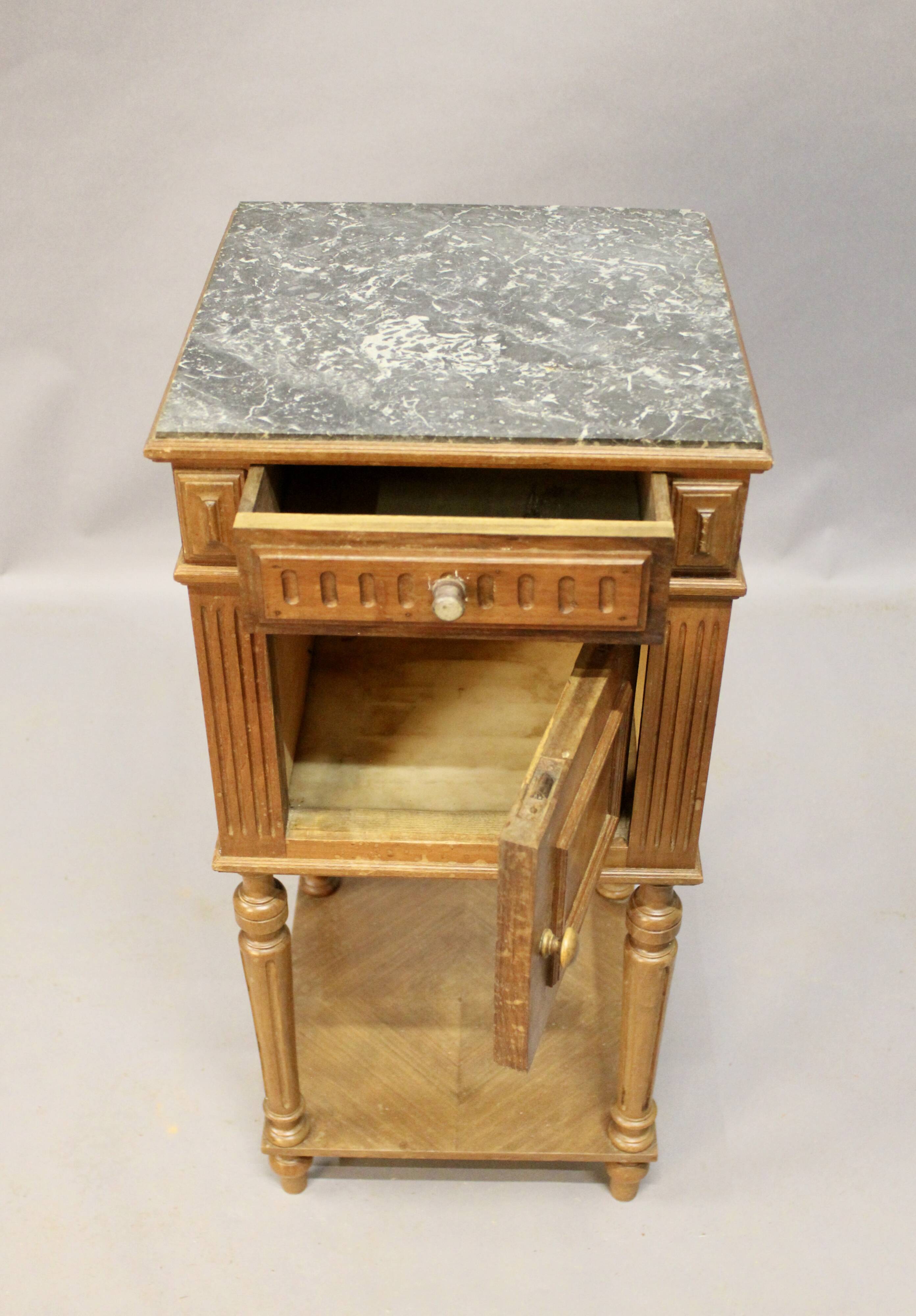 Antique bedside table in marble and wood, 1 drawer.