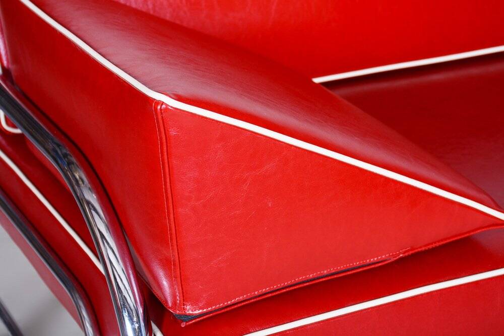 Bauhaus Sofa in Chrome-Plated Steel and Red Leather attributed to Robert Slezák, Former Czechoslovakia, 1950s