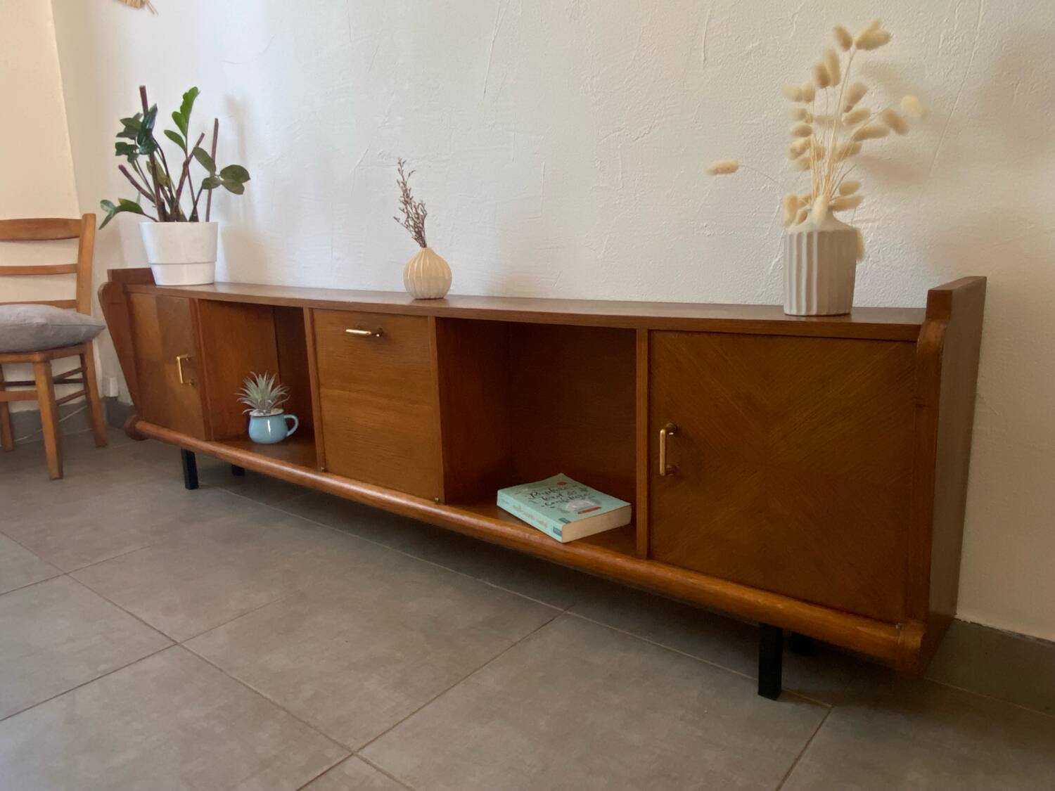 Vintage low oak sideboard (shallow)