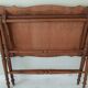 Table pliante vintage aux pieds tournés