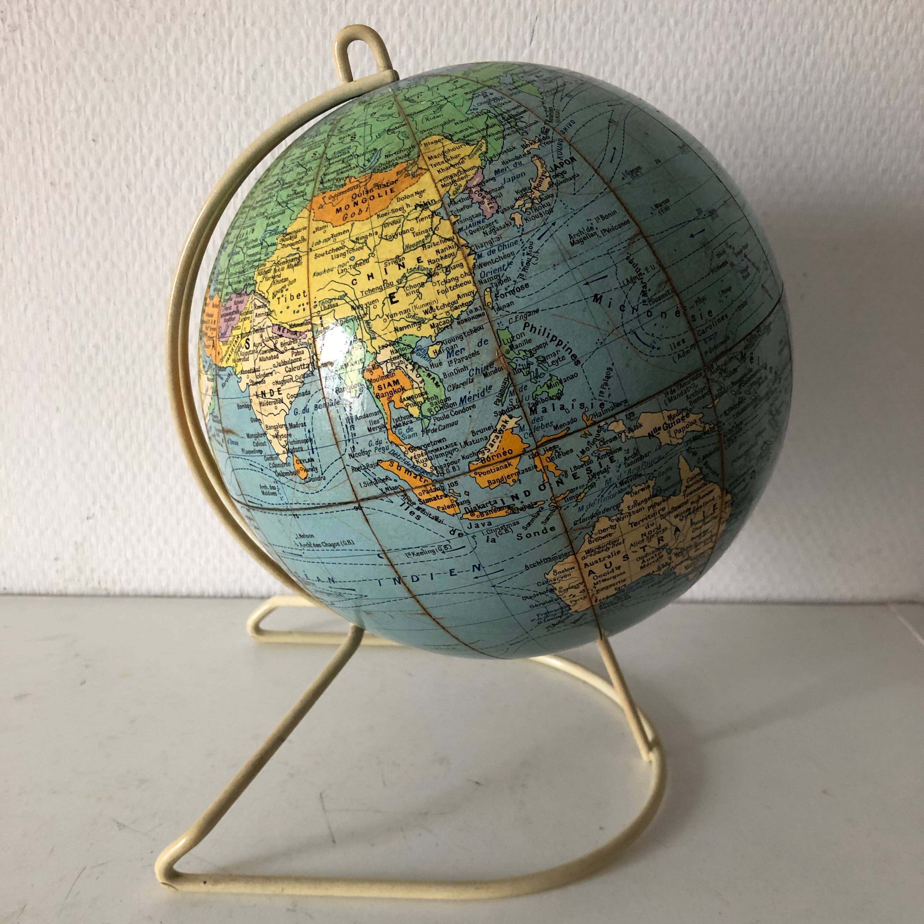 Globe terrestre vintage 1960 Girard Barrère crème - 26 cm
