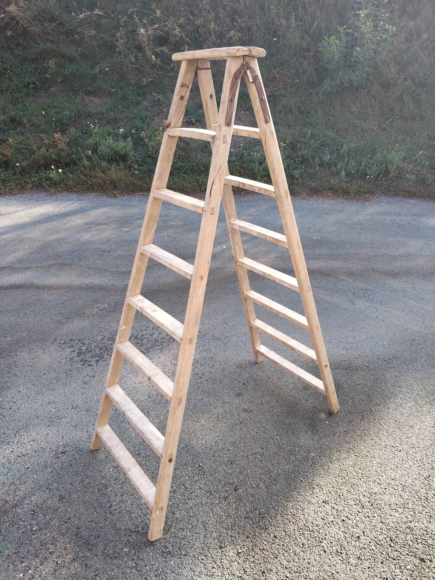 Workshop step stool in wood