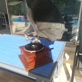 Gramophone "master's story here"
