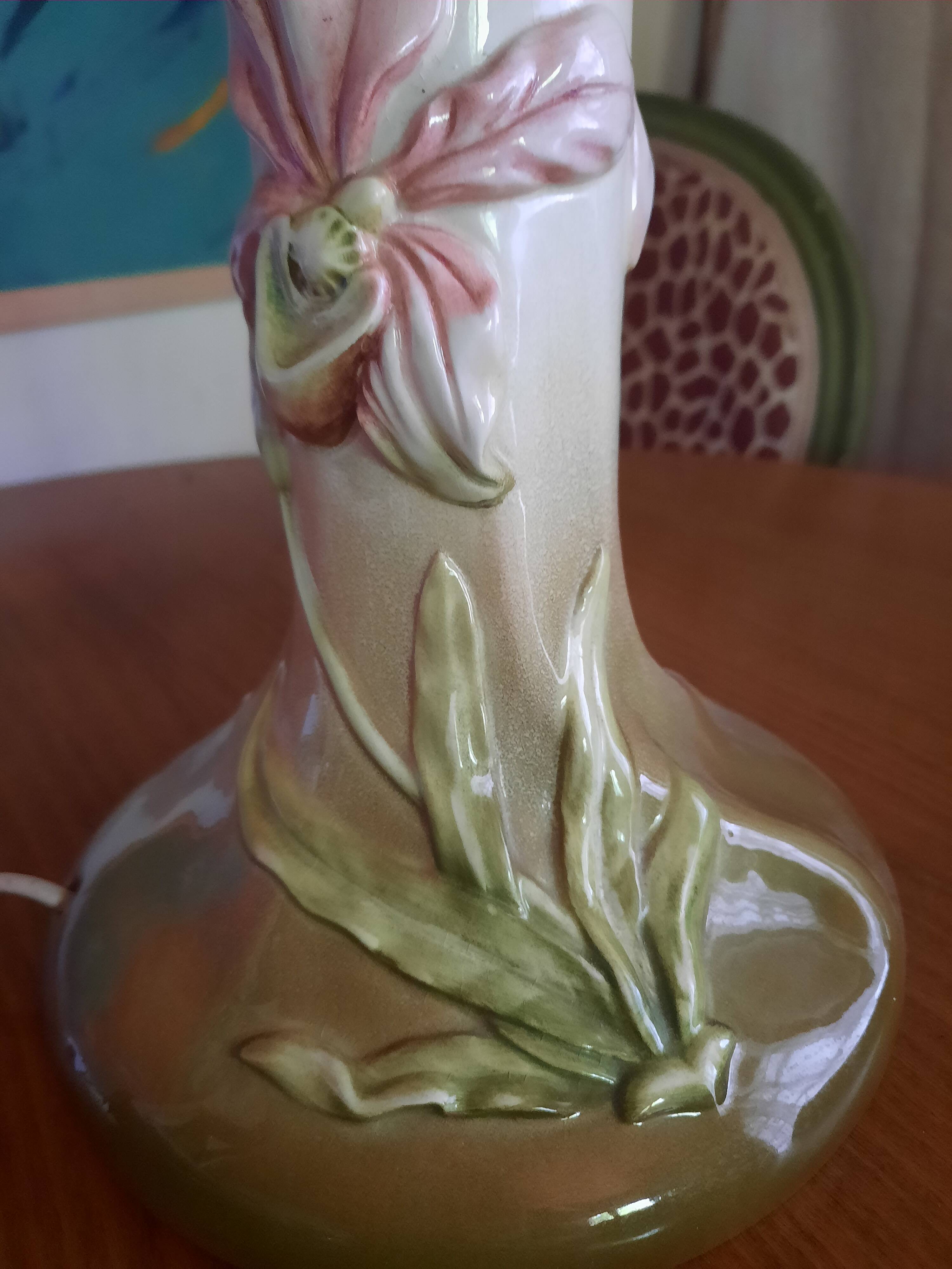 Orchid-patterned earthenware table lamp