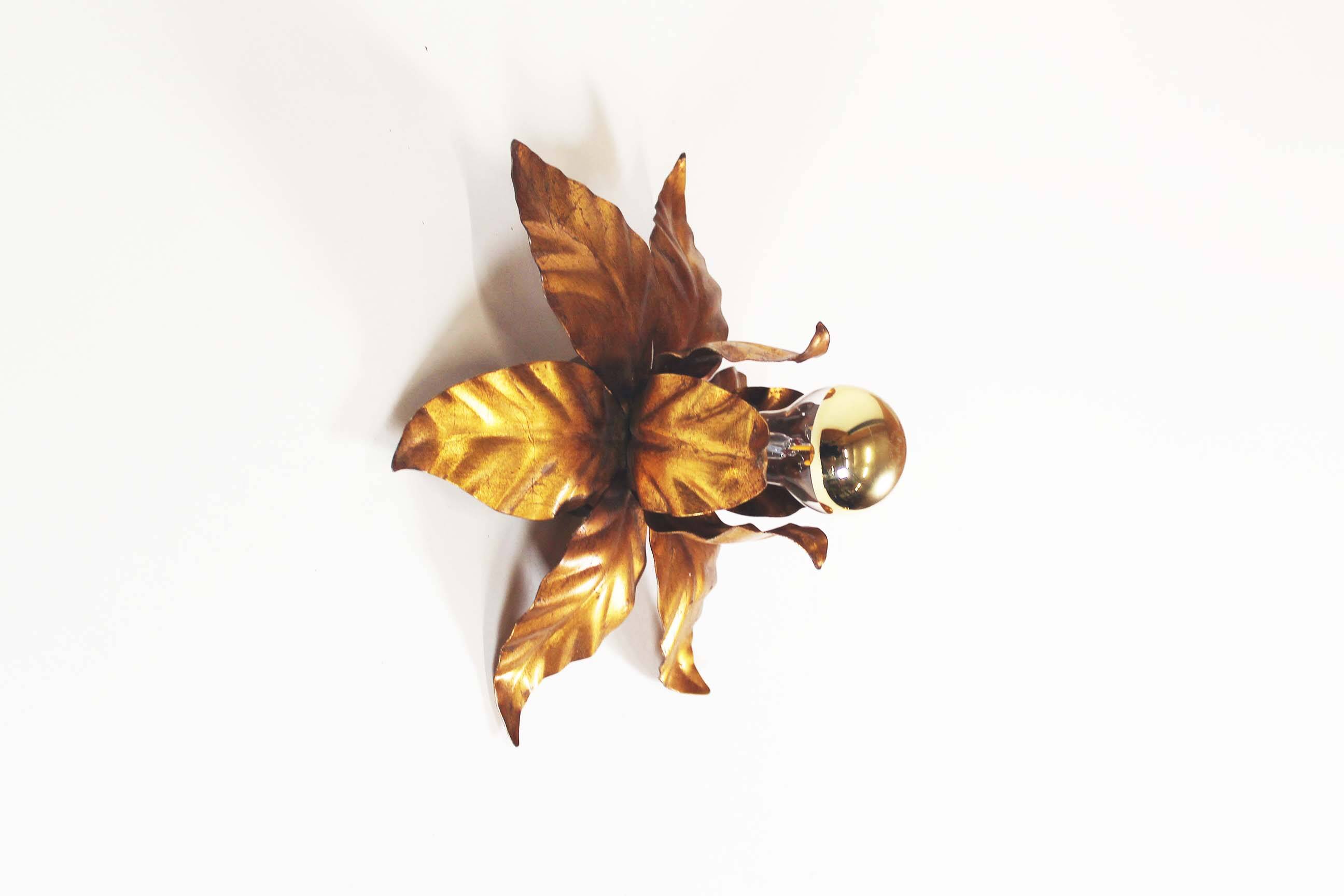 Petite applique ou plafonnier floral doré italien