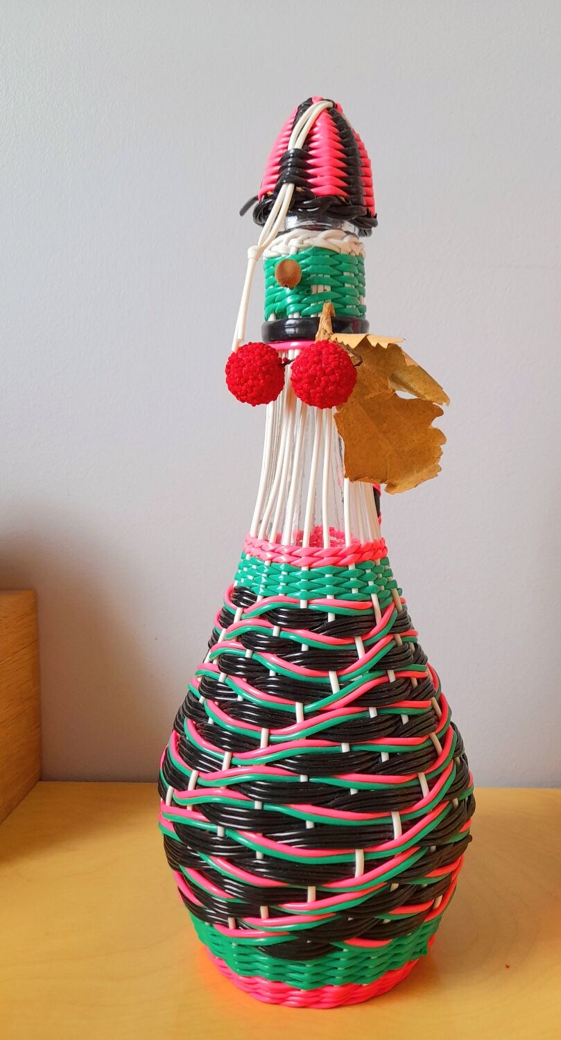 Set of 2 scoubidous bottles