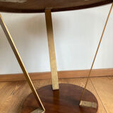 Round pedestal table
