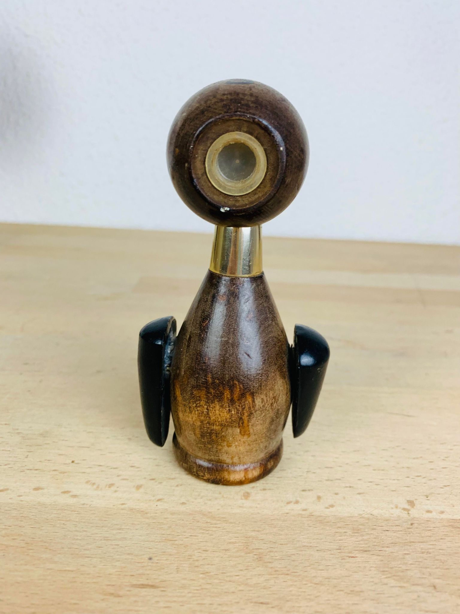 Salt and pepper spray Scandinavian penguin