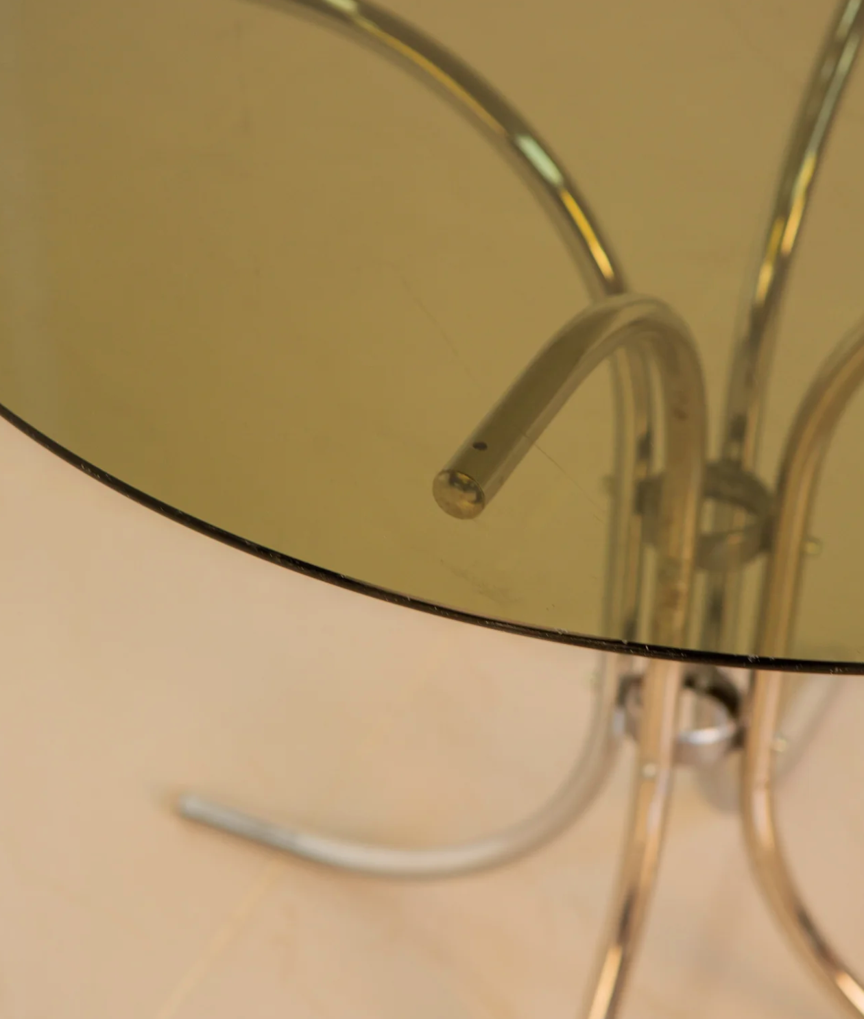 Tulip dining table and smoked glass 80's