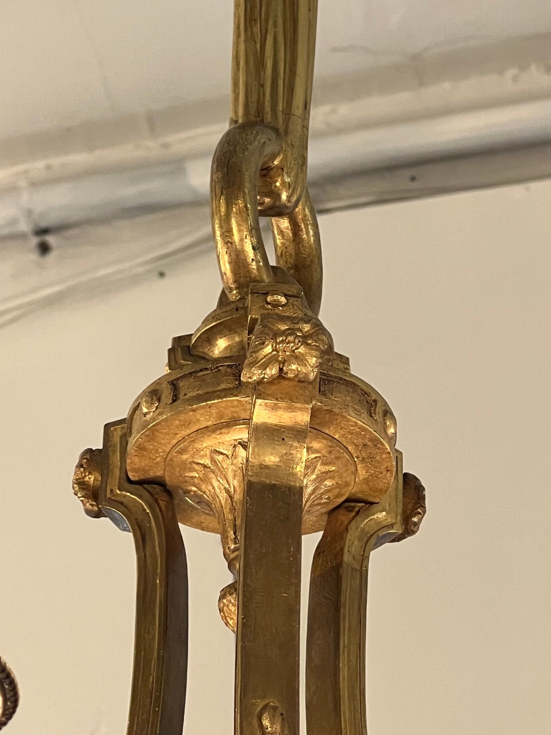 Beautiful 19th century Louis XVI style chandelier in gilded bronze