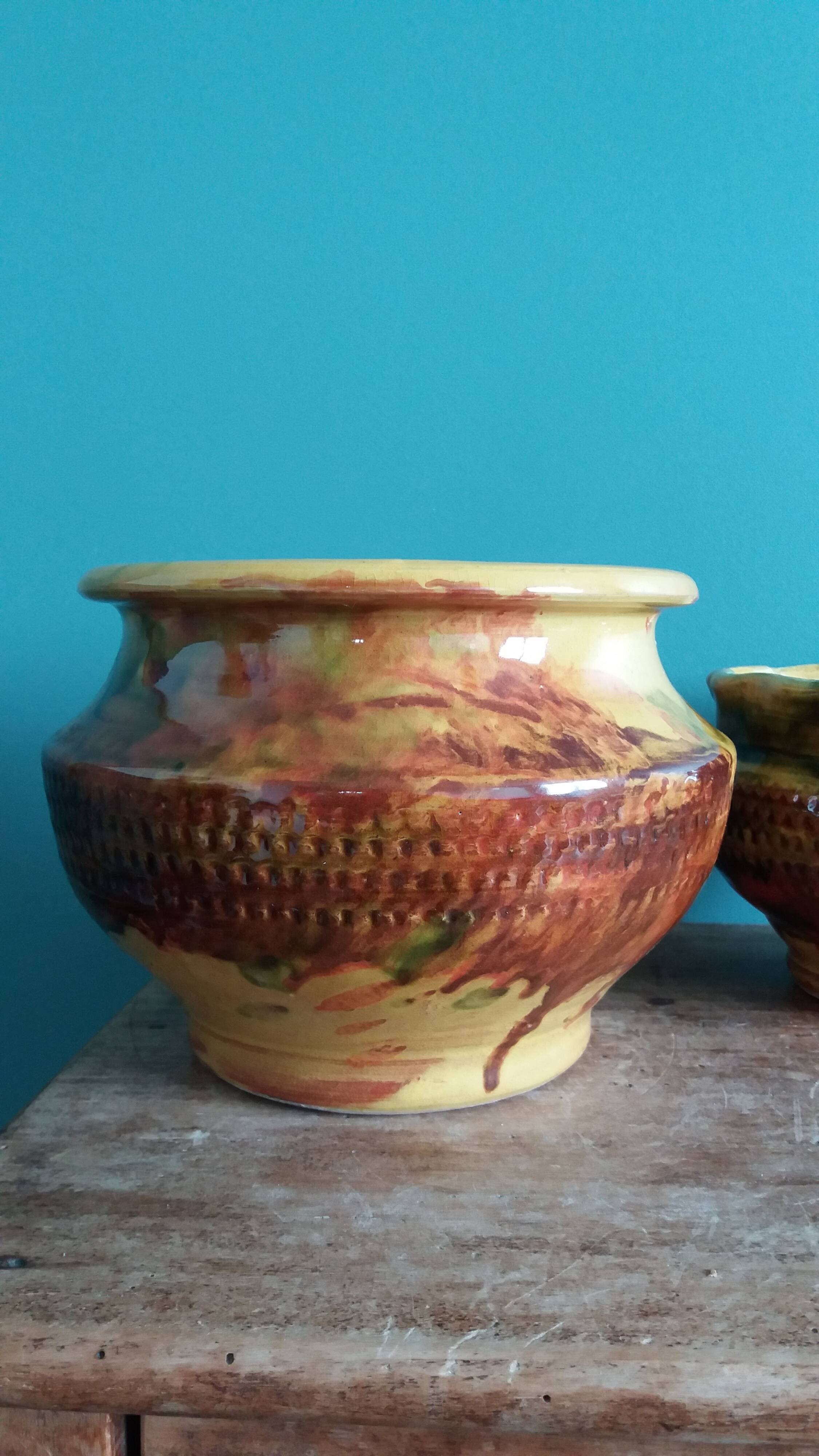 Flower pots, Provençal pottery in glazed terracotta.