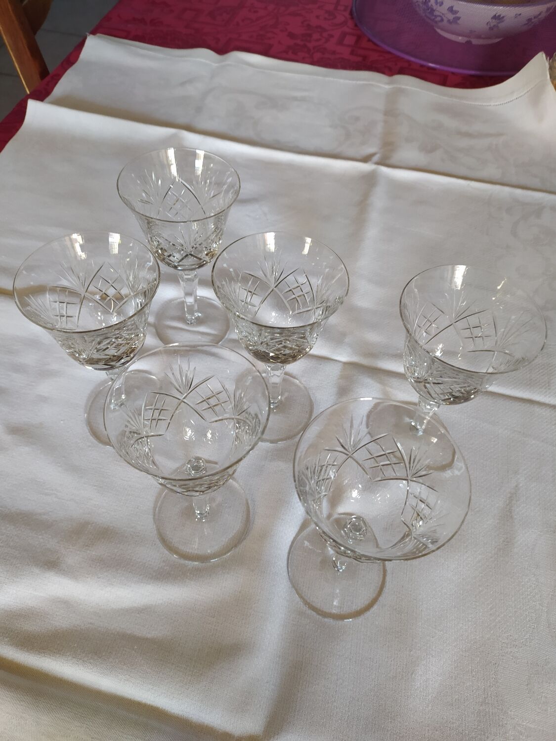 Wine glasses from the Bayel crystal factory