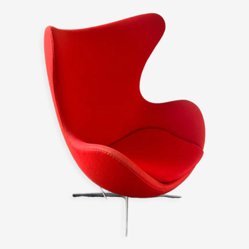 Fauteuil Egg Chair rouge d'Arne Jacobsen
