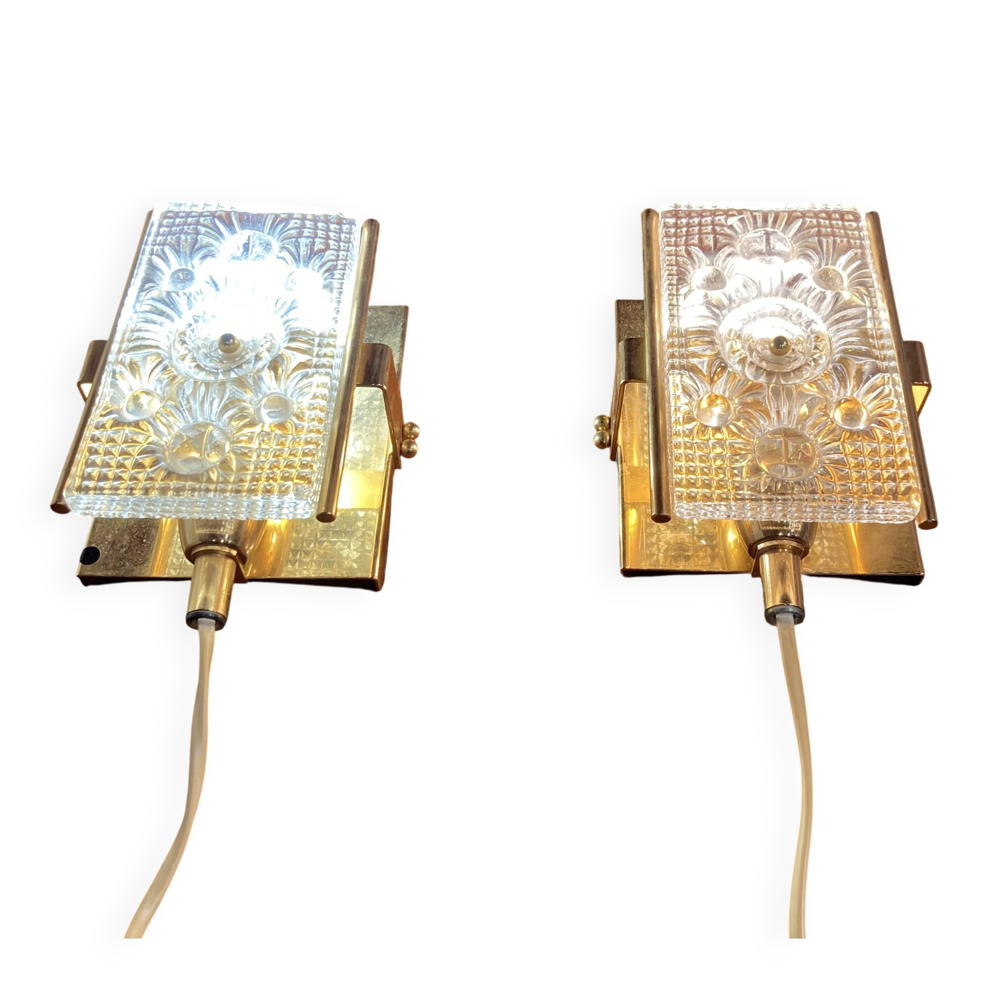 Pair of glass wall lights in Scandinavian design from the 1950s.