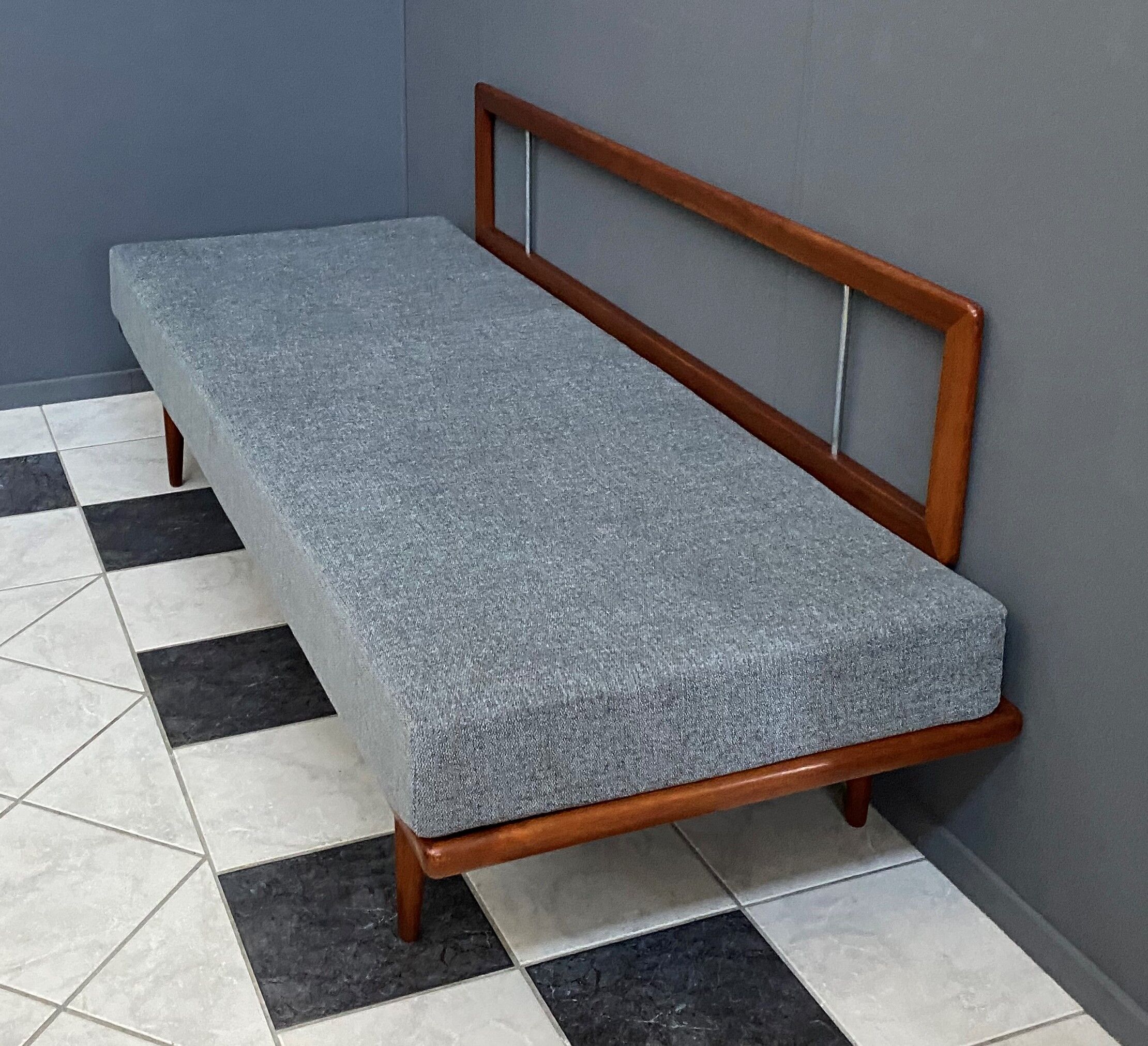 Daybed by Peter Hvidt for France & Daverkosen