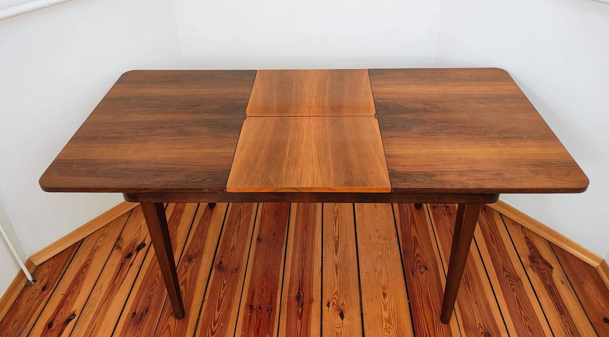 Table extensible tchécoslovaque par Jindřich Halabala pour UP Závody, 1950