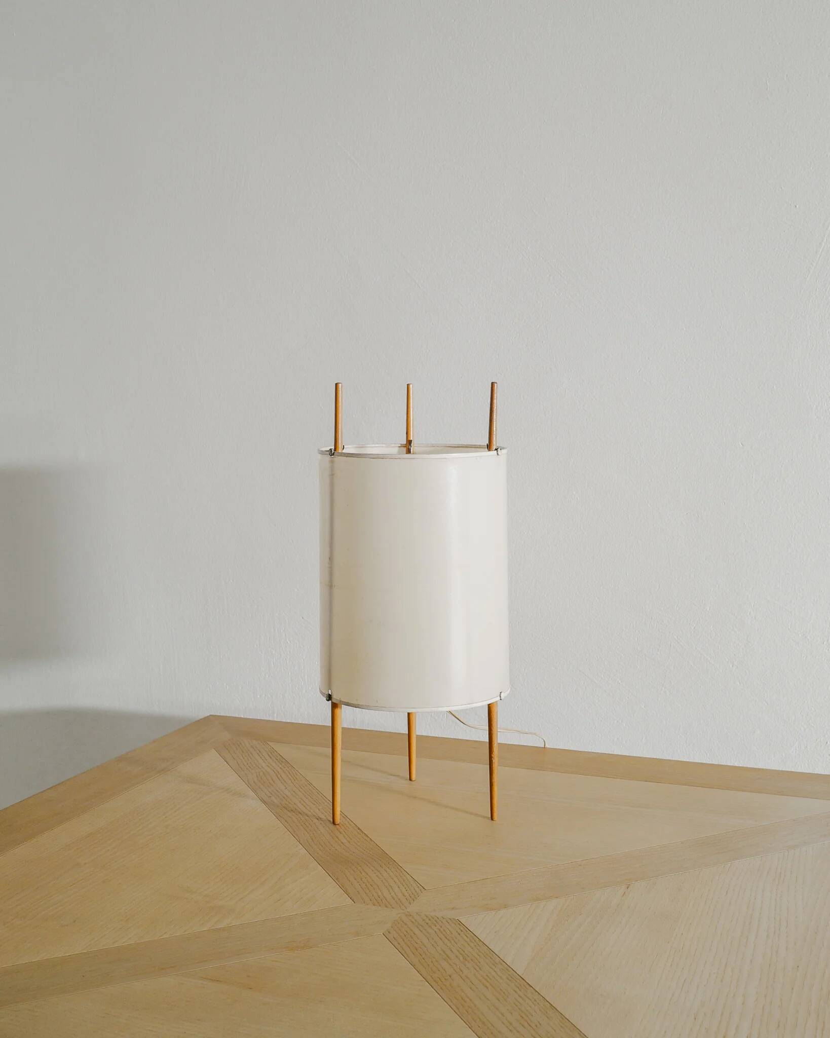 Vintage Mid Century "No 9" Desk Table Lamp by Isamu Noguchi, 1940s