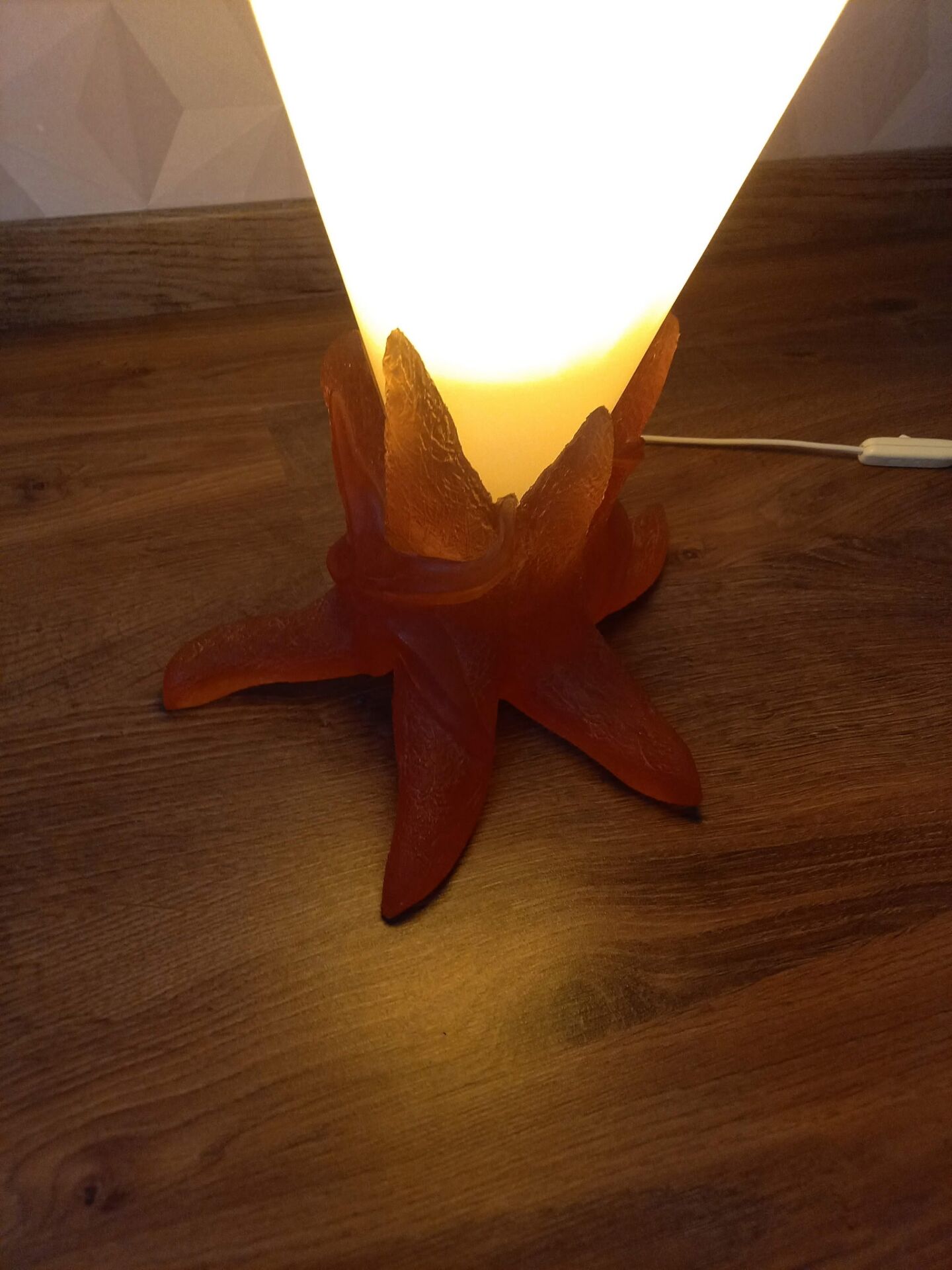 Table lamp