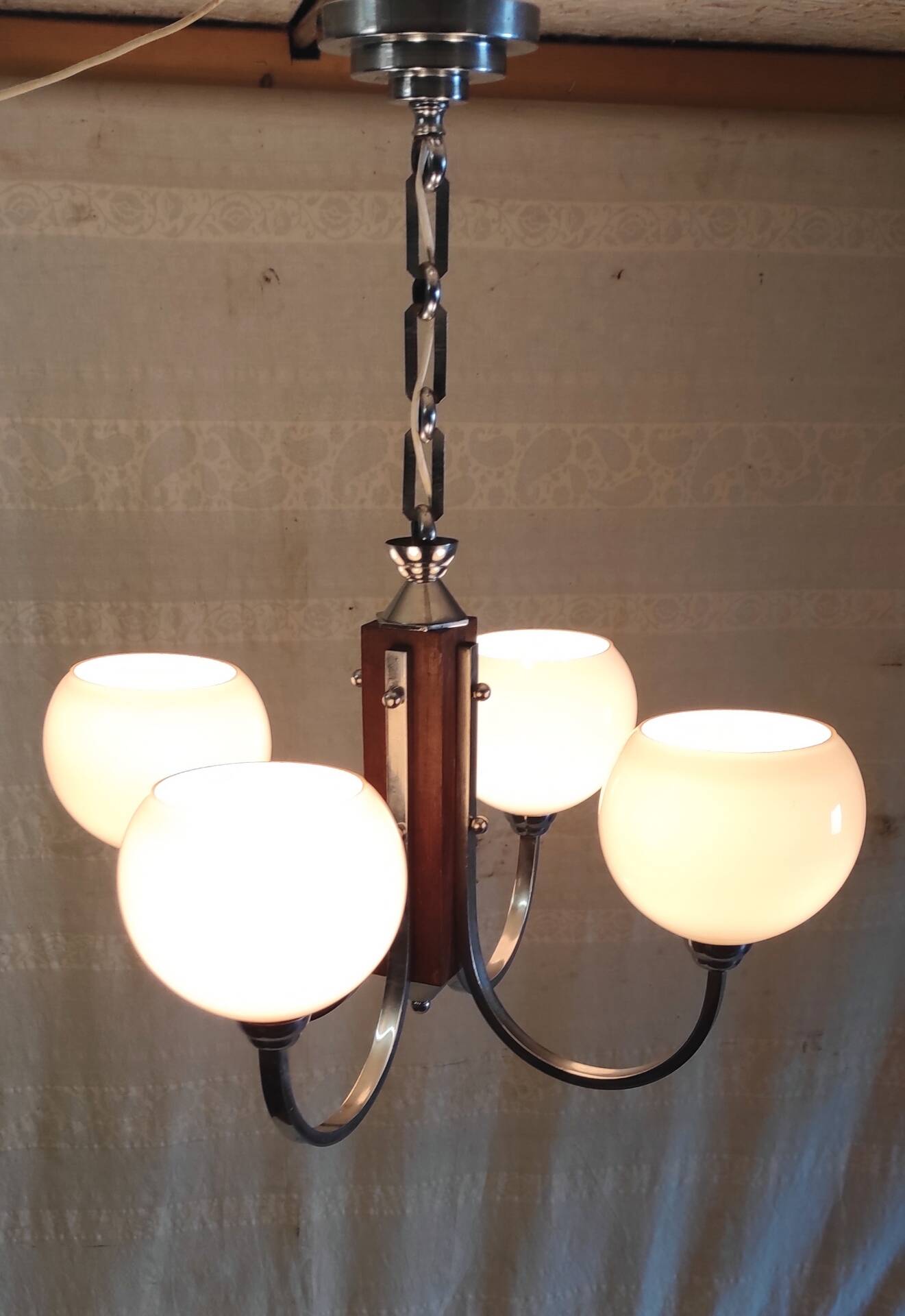 Art Deco chandelier with 4 lights in chrome metal and opaline - 1940s/50s